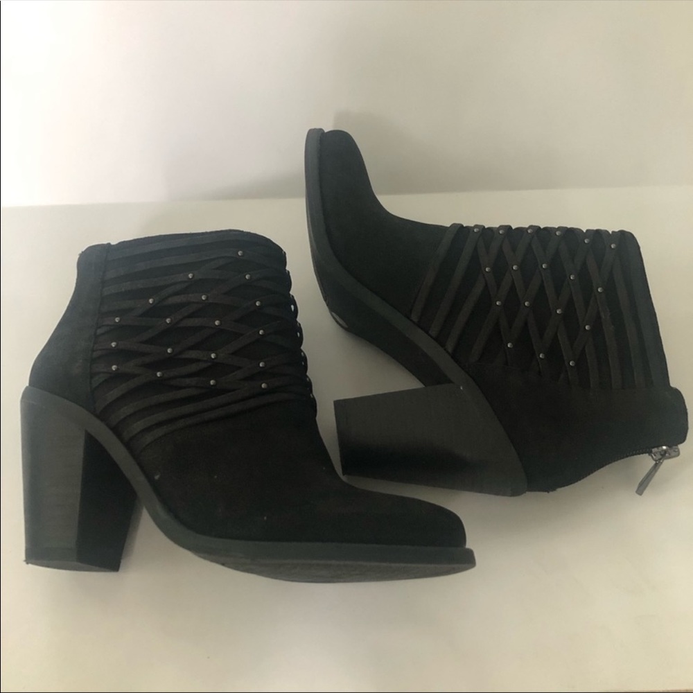 Jessica Simpson booties size 6